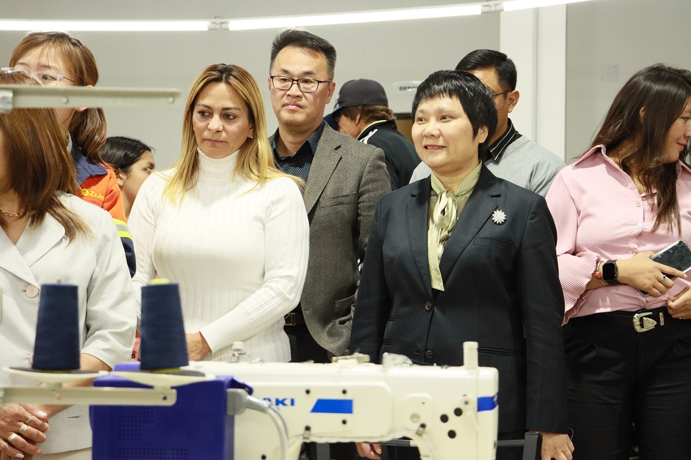 费安织业剪彩仪式：锂业科思扶持本地产业，共享矿业发展成果