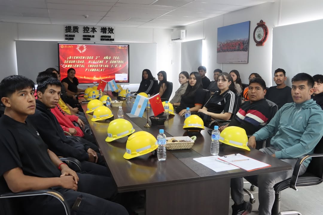 APRENDIZAJE EN TERRENO: ESTUDIANTES VISITARON NUESTRA PLANTA DE PROCESOS.