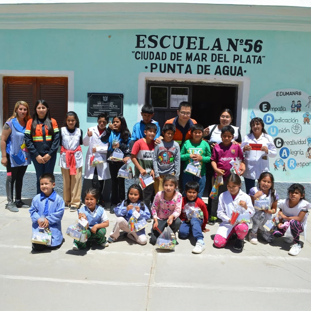 Z​IJIN-LIEX VISITÓ LA ESCUELA PRIMARIA N° 56 DE PUNTA DE AGUA.